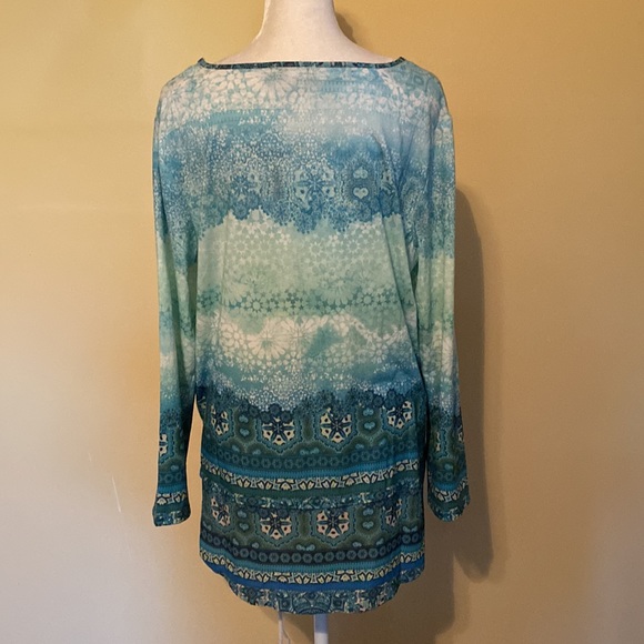 One World top - Picture 9 of 15